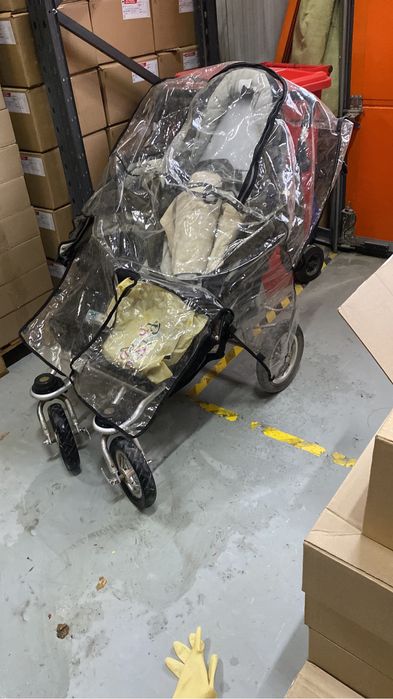 Коляска для двойни