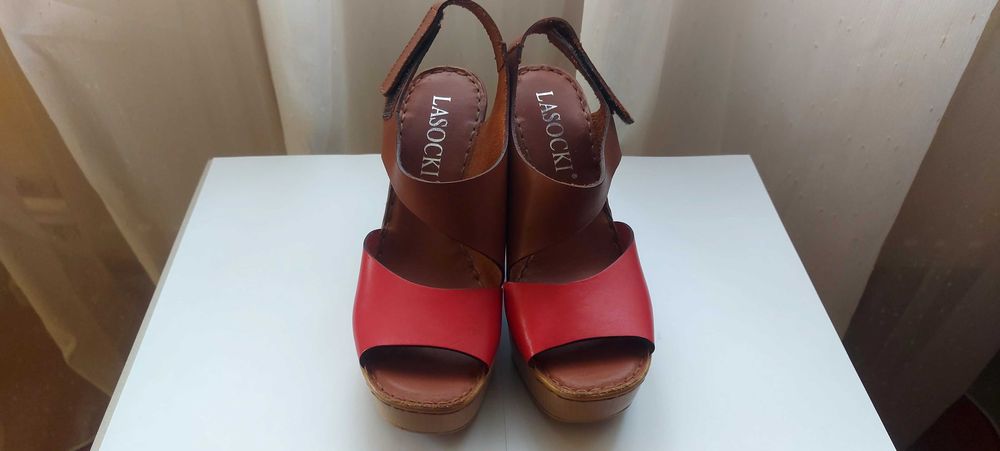 Sandale Lasocki din piele cu platforma, NOI