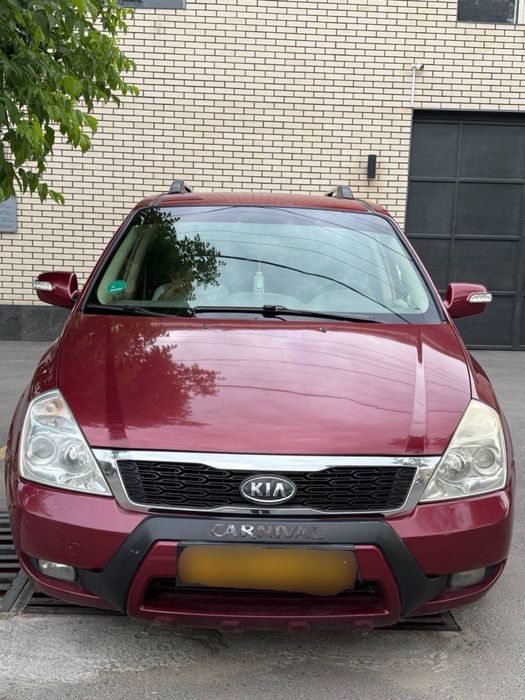Kia Carnival 2006 va 2007 yil 2 ta bor srochno