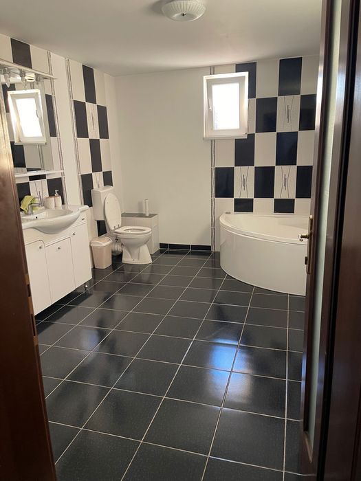 Inchiriez jumatate de duplex in Ghiroda