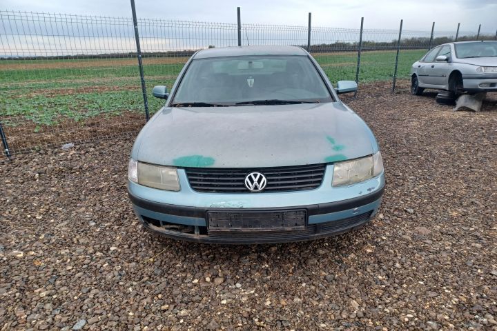 Aripa fata dreapta Volkswagen VW Passat B5 [1996 - 2000] Sedan 4-usi
