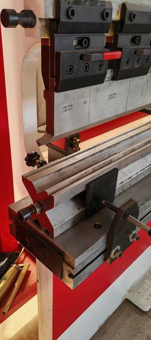 Гибочный станок 250 т/ 3200м