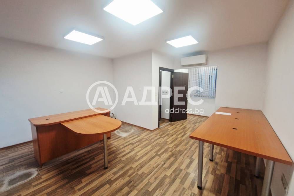 Офис Бюра в отлично състояние.