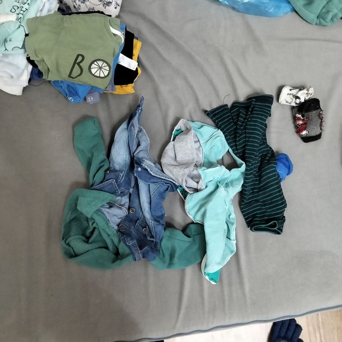 Отдам даром детские вещи