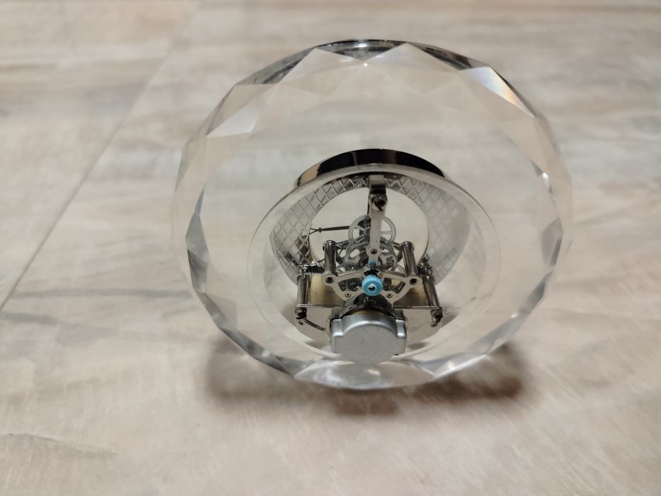 Ceas de birou din cristal