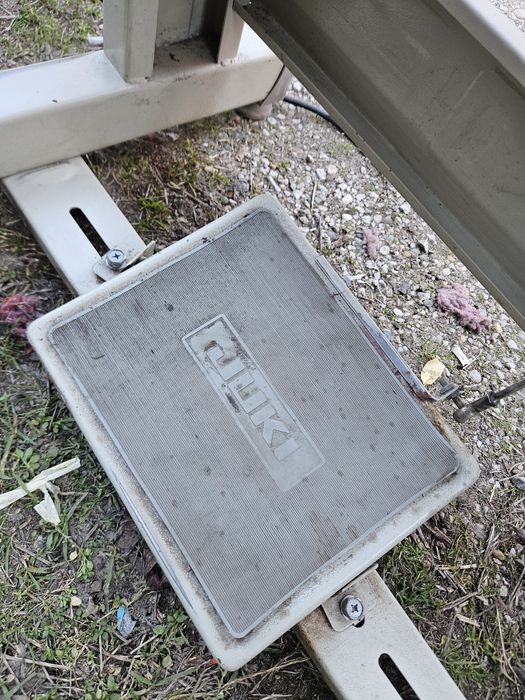 Професионална шевна машина JUKI