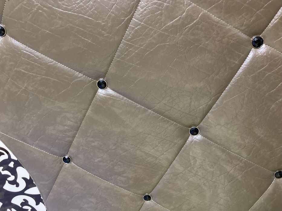 Продам спальный гарнитур