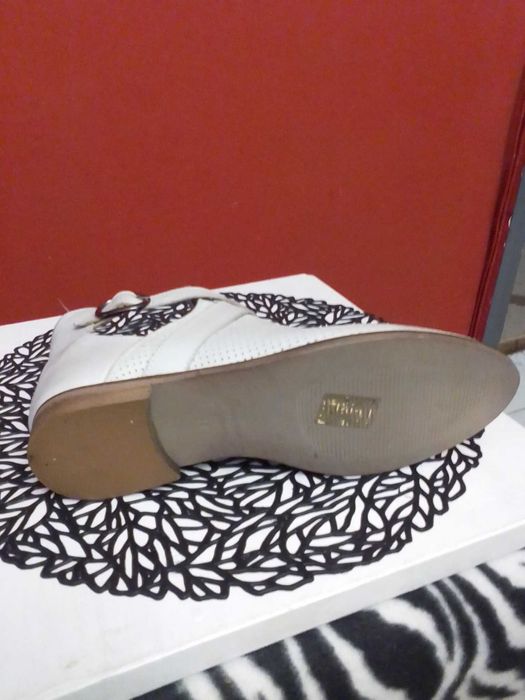 Бели боти  № 38, нови