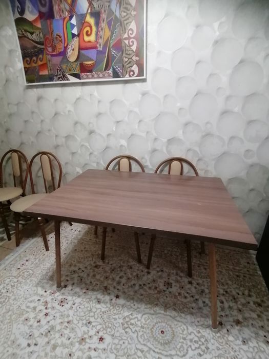 Продам стол и стулья 6шт