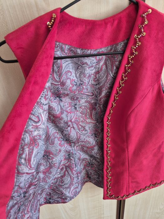 Жилетки с вышивкой