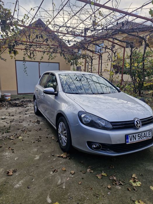 Volkswagen Golf benzină, 3.773 € — imagine 2