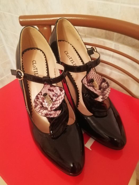 Продам новые туфли