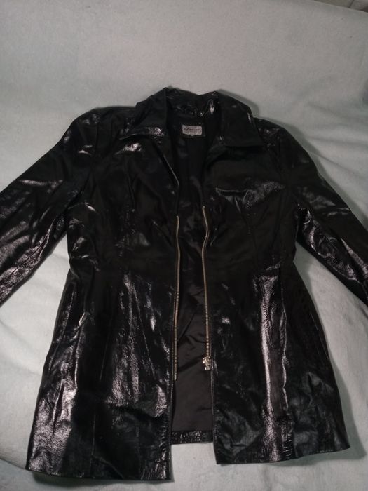 Куртки по 2000тг