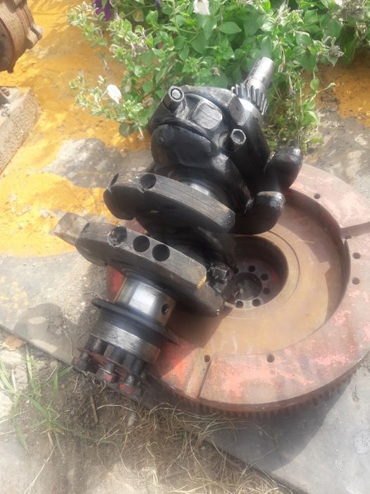 Коленвал и маховик с двигателя т16
