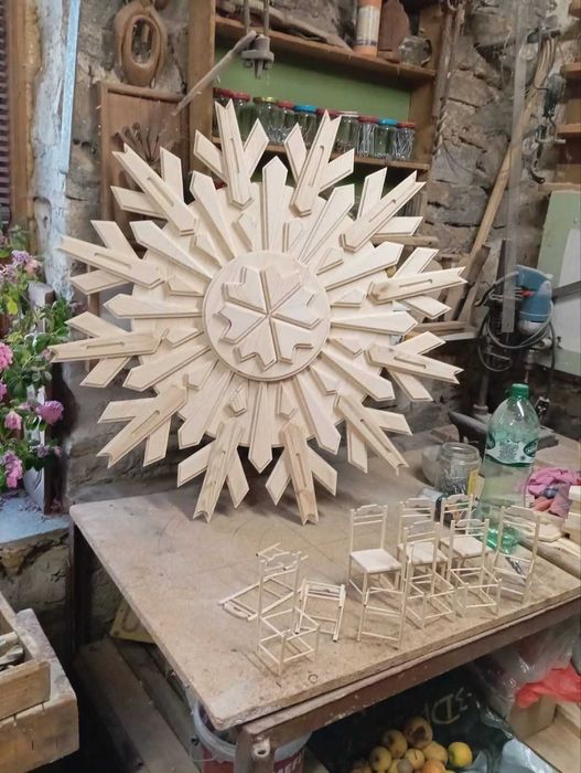 Дървена декорация