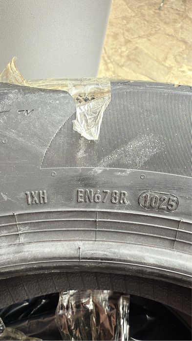 Шина , Резина 225/55/17 Перелли