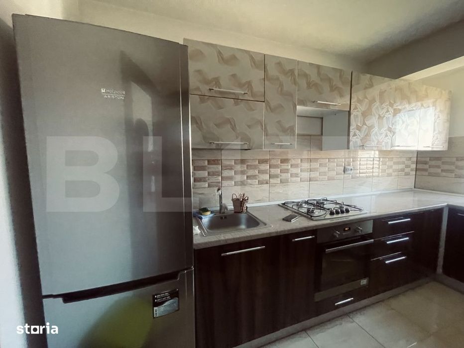 Apartament cu 3 camere, 72 mp, cu parcare, in zona Eroilor.