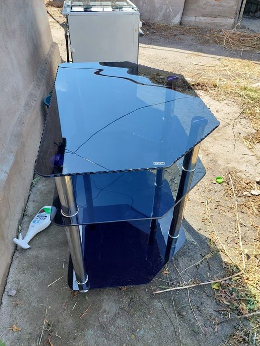 Стеклянная полка для телевизора