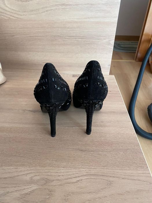 Pantofi de dama Guess