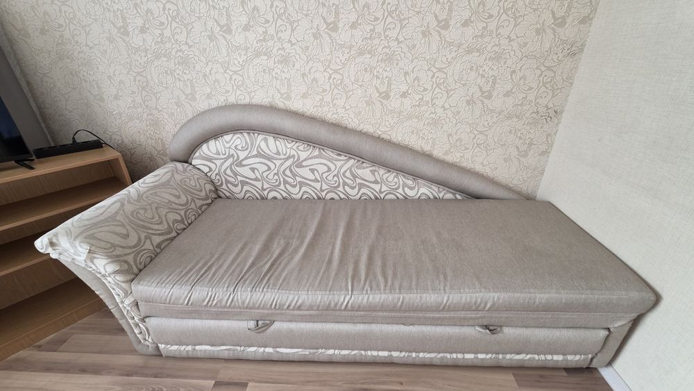 Продам Диван раскладной,2х-местный