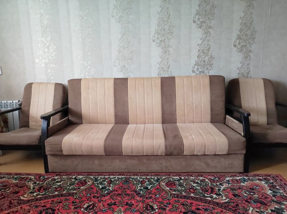 Срочно продам диван