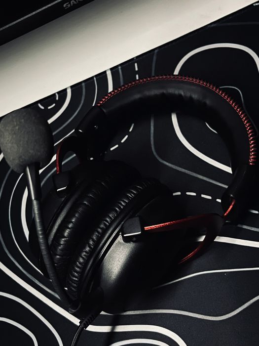 Наушник HyperX Красный