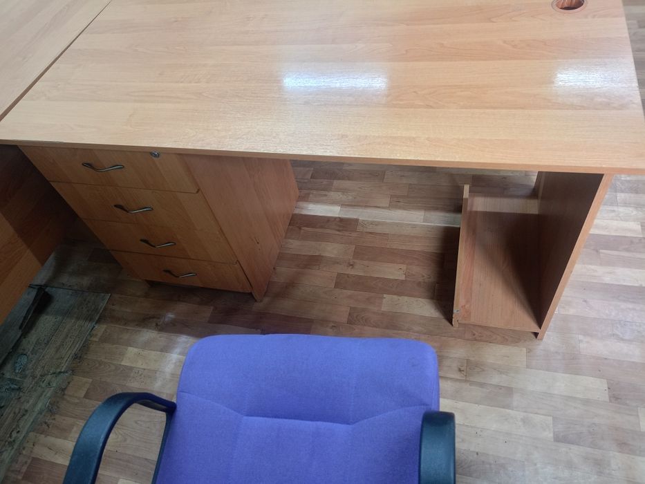 Продам офисные столы