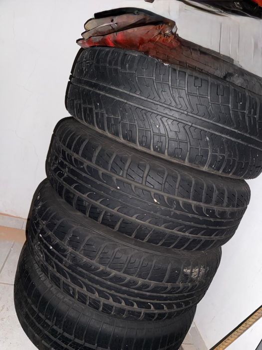 Продам 4 шины на дисках 14