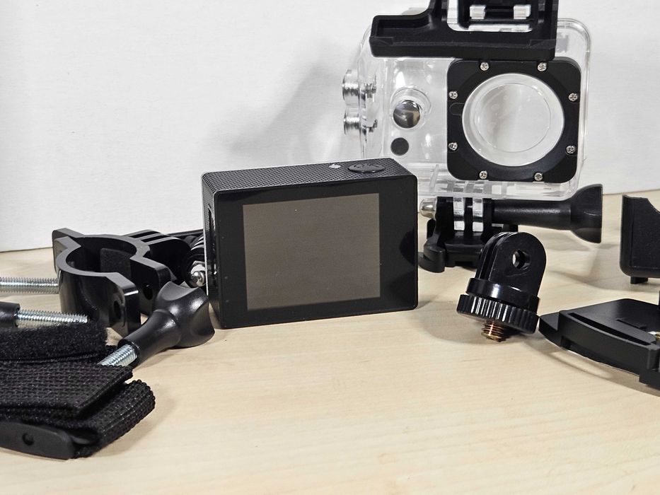 Спортна екшън камера Full HD 1080p – водоустойчива + аксесоари