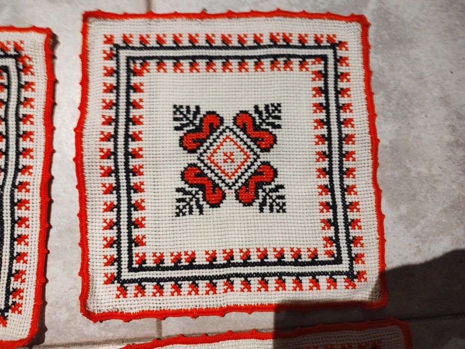 Set  5 mileuri etamina, cusute de mana