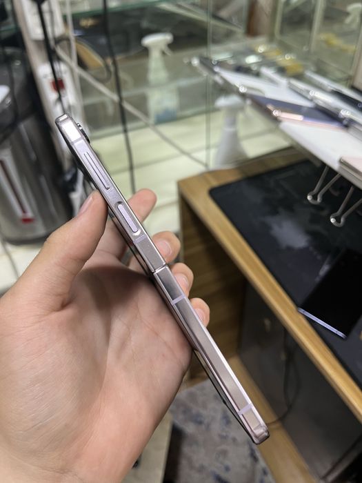 Samsung Z flip5 5G