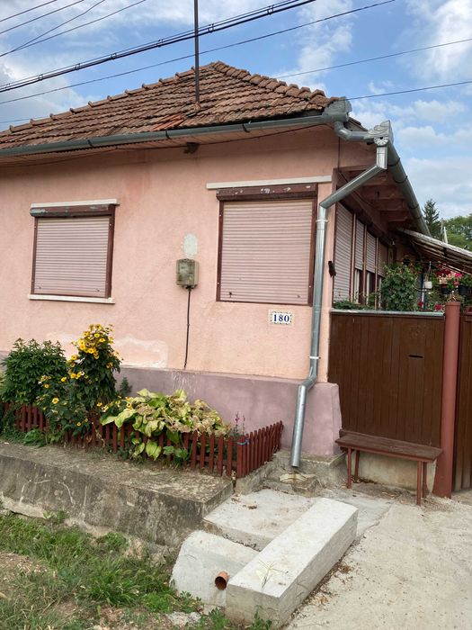 Casa  de vanzare-de inchiriat