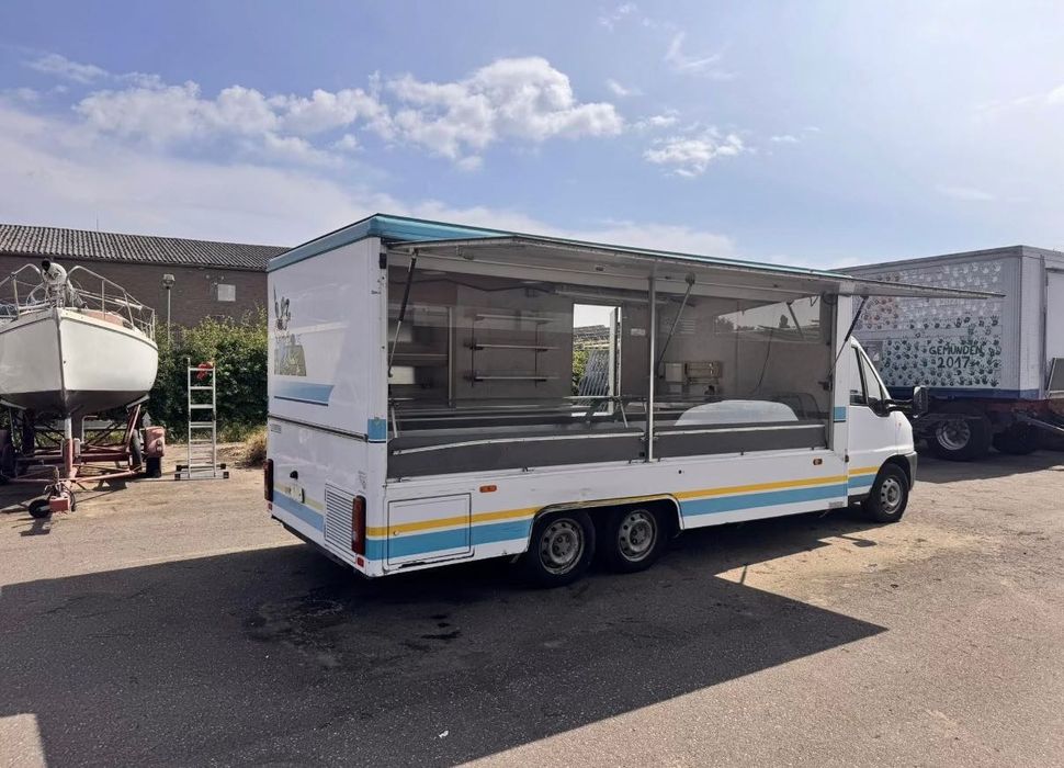 кемпер за бързо хранене