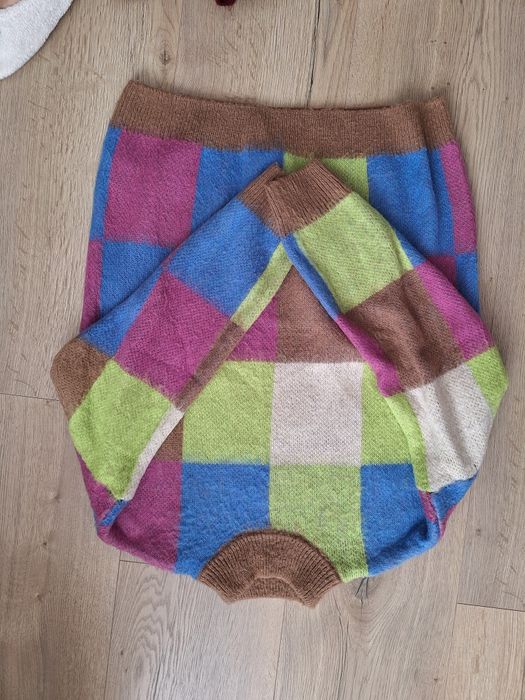 Цветни пуловери НМ и Sinsay