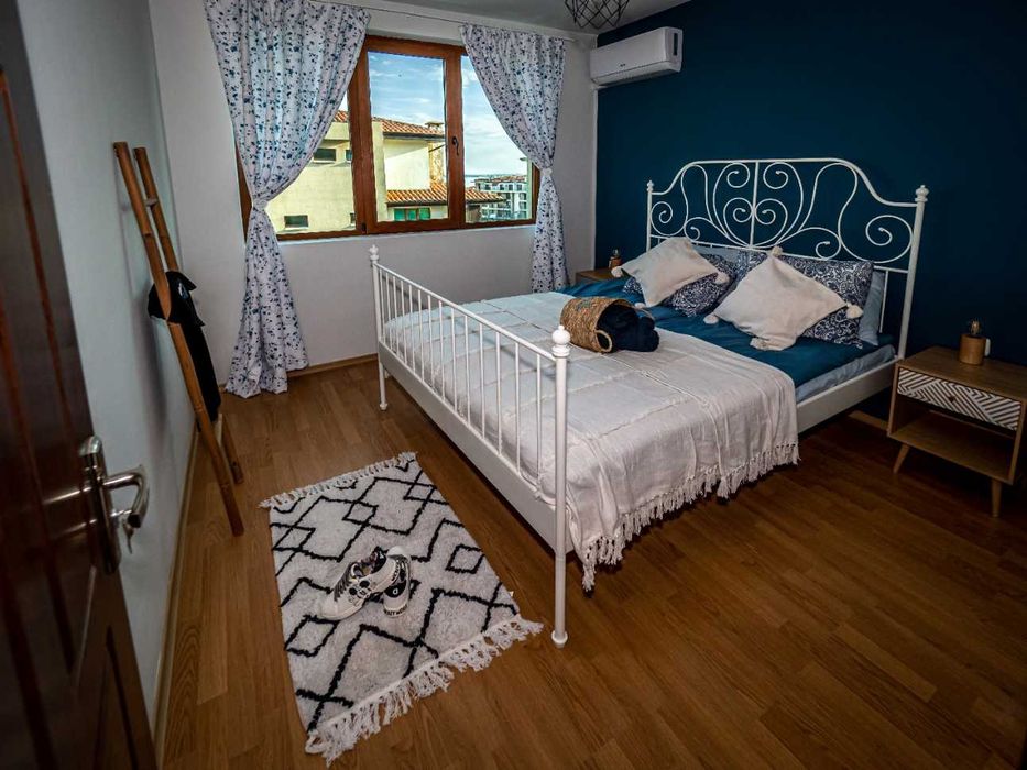 Продава се Хотел в Бургас, Изгрев - 320 кв.м за 682 €/кв.м - Снимка #13