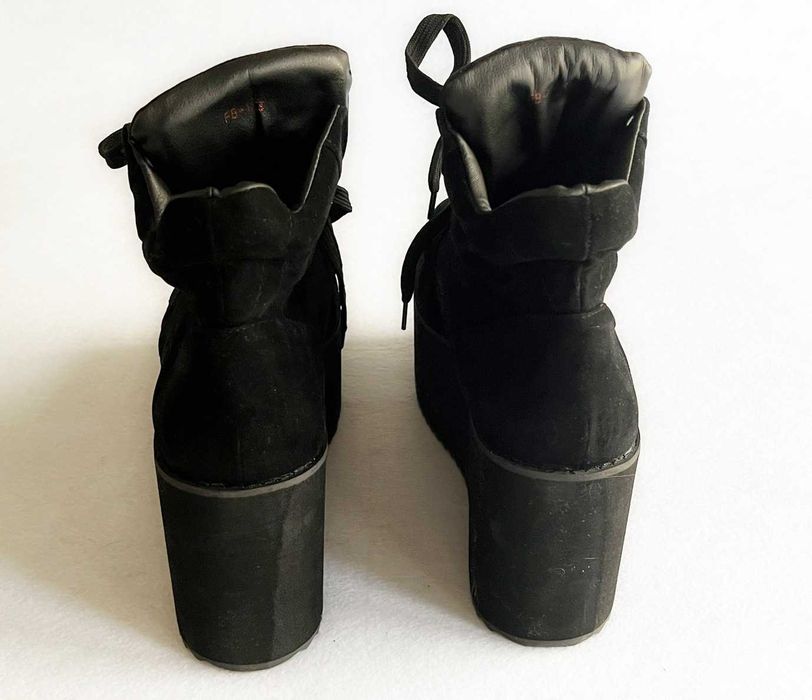 Новые ботинки на платформе 38 р ботильоны кроссовки