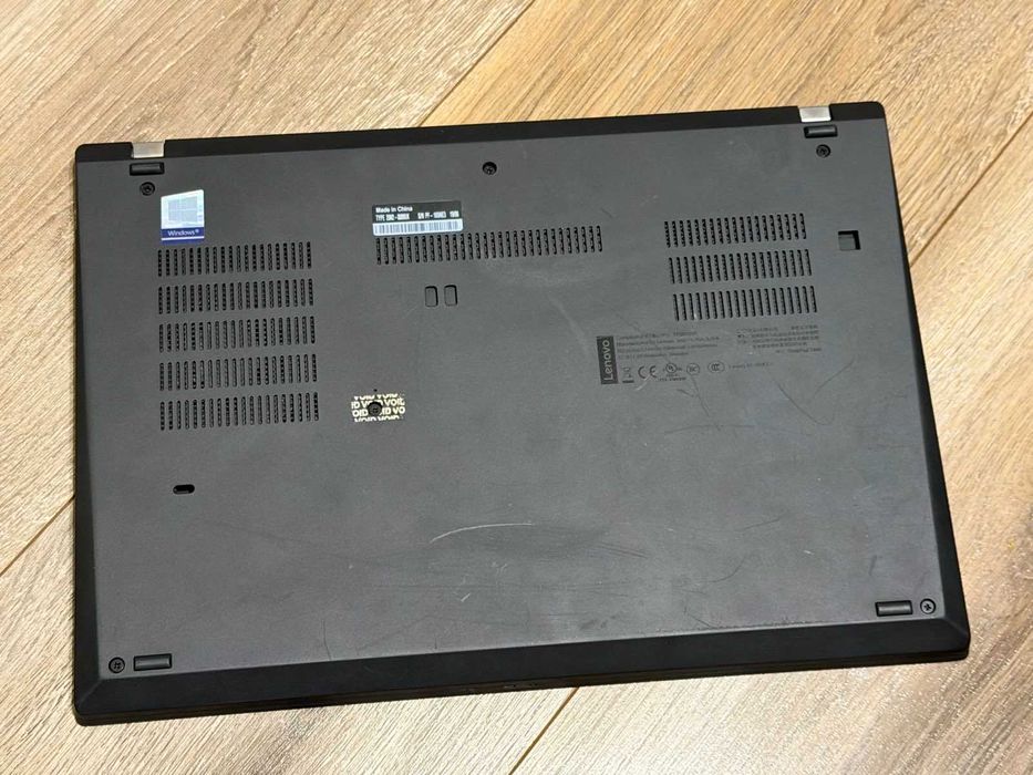 Lenovo Thinkpad T490 i5-8265U/8GB RAM/256GB NVMe/Intel UHD/Full HD