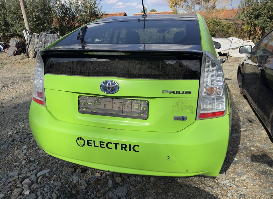 Toyota Prius Тойота Приус  1.8 hybrid 2011г На Части!