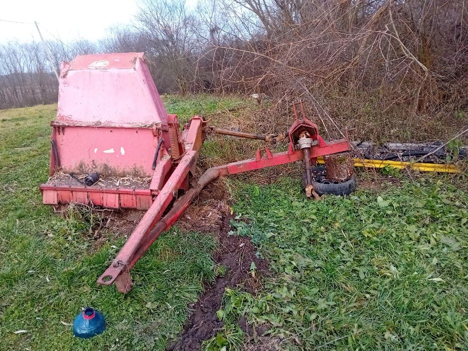 Vând tocătoare resturi vegetale