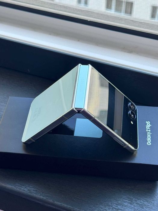 Samsung Z Flip 5