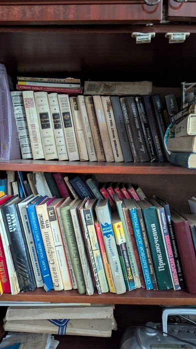 Ковёр красный с дивандеками