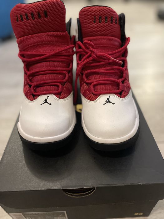 Nike AIR Jordan Max Aura white gym red