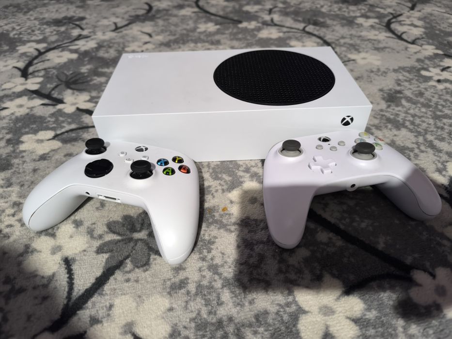 Vând Xbox Serie S