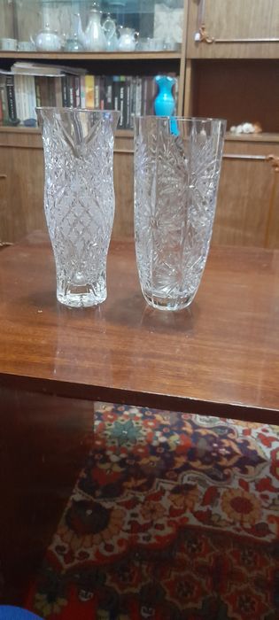 Вазы хрустальные  для цветов.