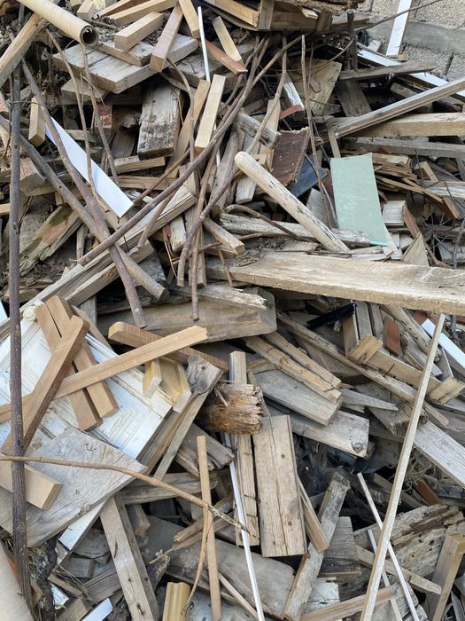 Утин. O’tin.(кесилган тахта ёгоч ва курилишдан чиккан утинлар)