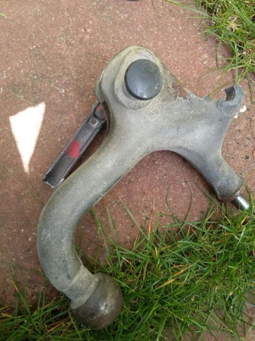 Теглич за мерседес 201