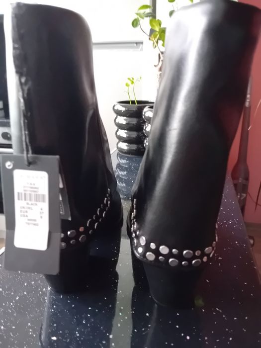 Нови боти с капси