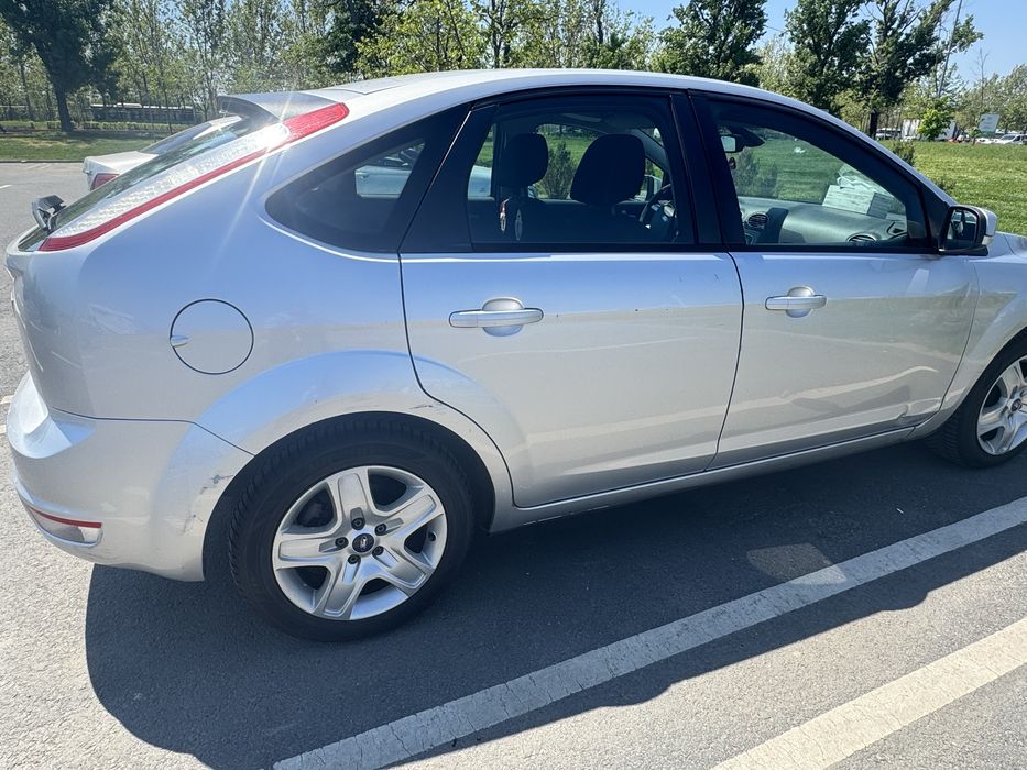 Ford Focus 1.6 Benzină Anul 2010, Cutie Manuală