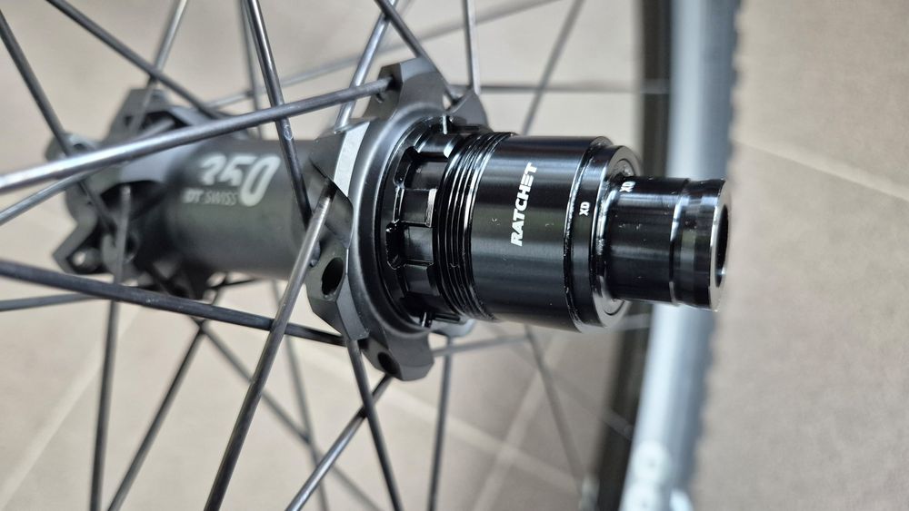 Roti noi DT Swiss XM1700 pe 29 + Maxxis Minion DHF+DHR