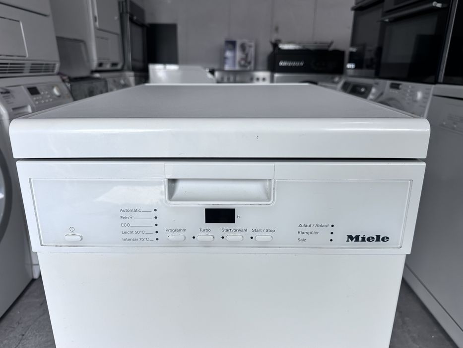 Съдомиялна + гаранция 1 година.  MIELE малка тясна 45см. Свободно стояща. Безплатна доставка за София.